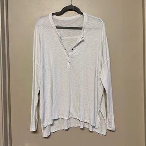 Aerie real soft white ribbed snap Henley distressed hems size large